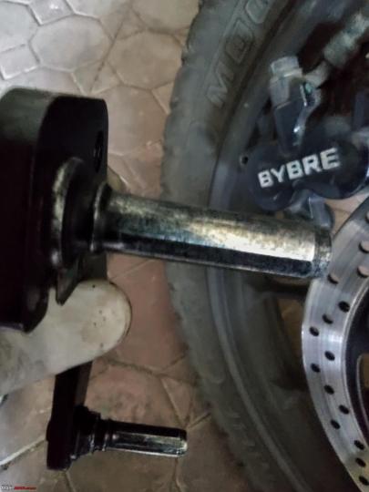 Suzuki V-Strom SX 250 service update & DIY brake pad change 