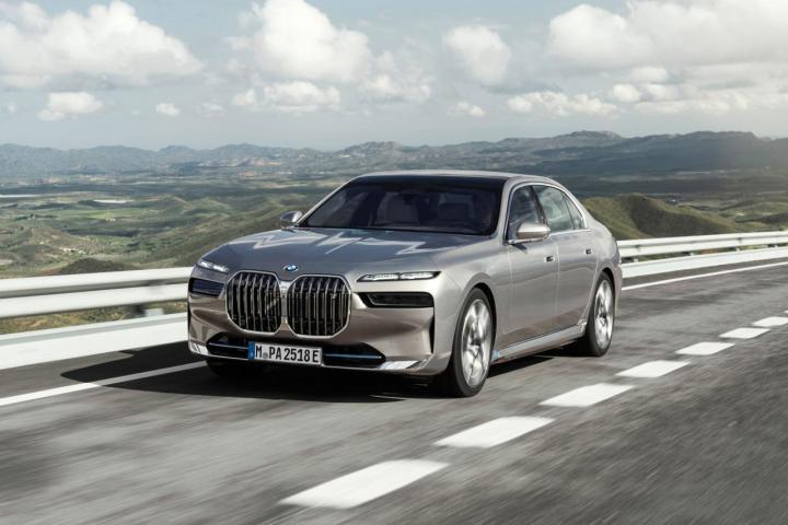 BMW lines-up i7 electric sedan & XM SUV for India 
