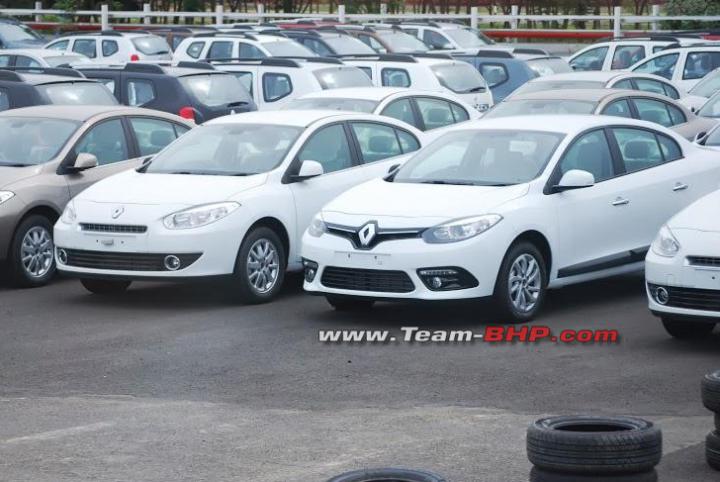 Facelifted Renault Fluence sedan spotted in India 