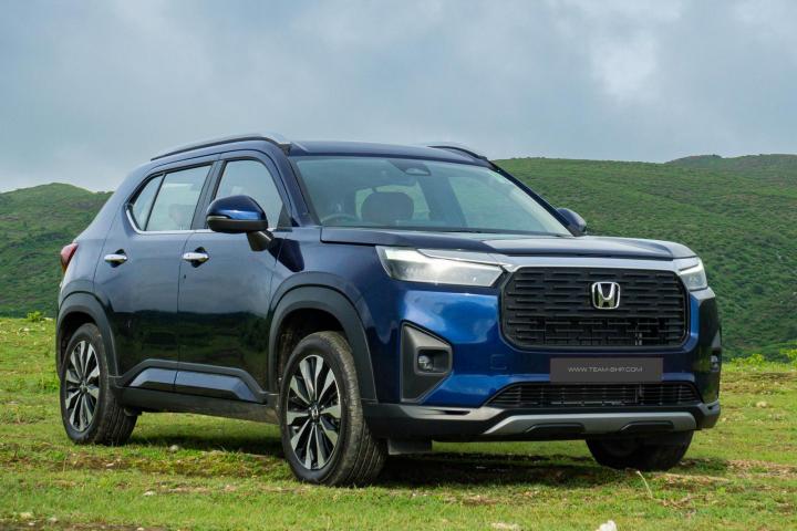 Simple & reliable 5-seater SUV with manual transmission under 17 lakh 