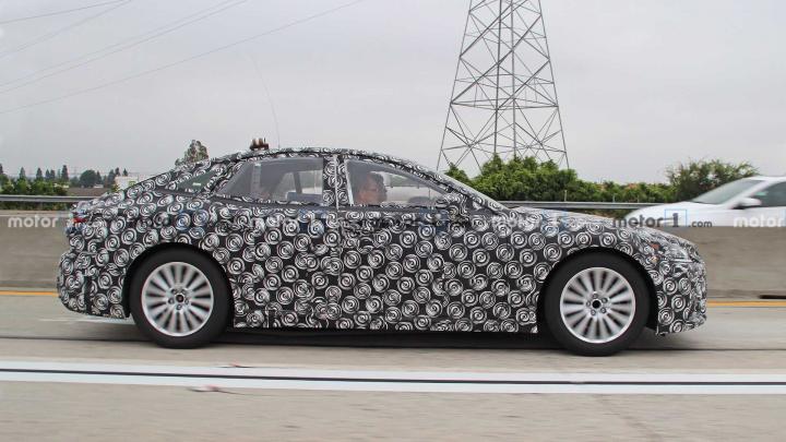 Lexus LS hydrogen fuel cell spotted testing 