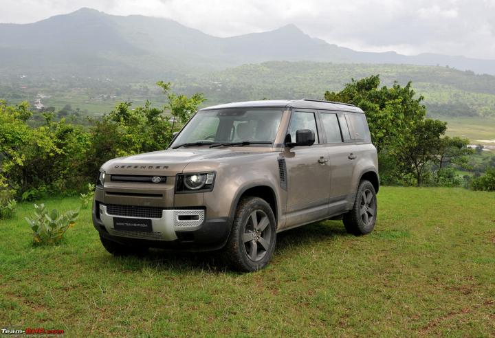 Land Rover Defender vs Jeep Wrangler 