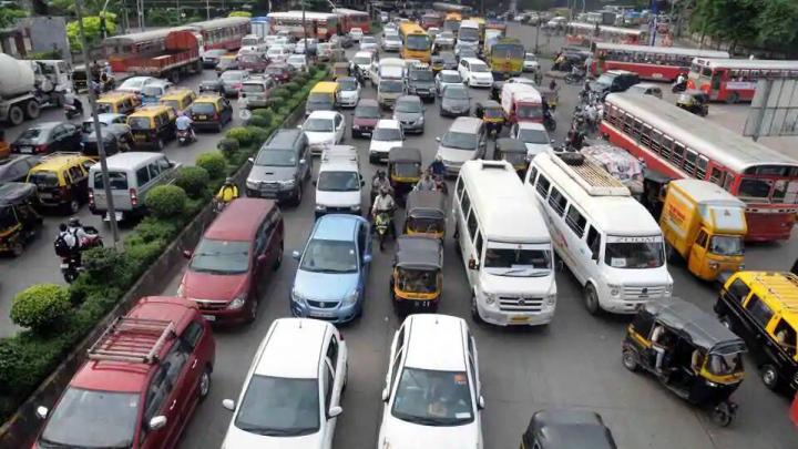 Govt. approves policy to sell vehicle registration data 