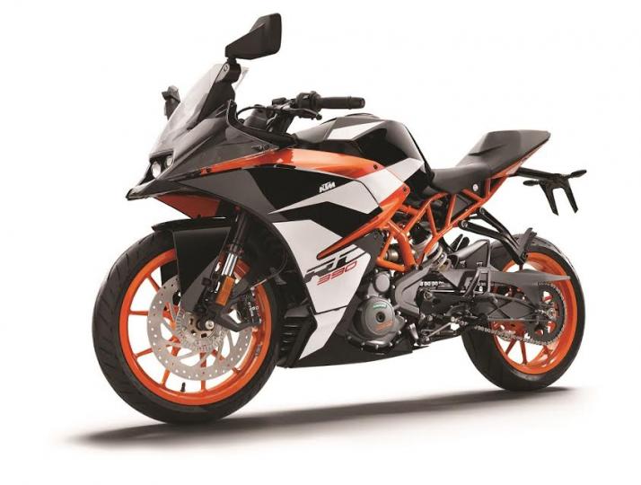 2017 KTM RC 390 and RC 200 launched in India 