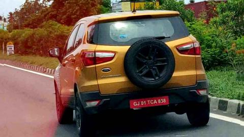 Ford EcoSport facelift spied in new orange color